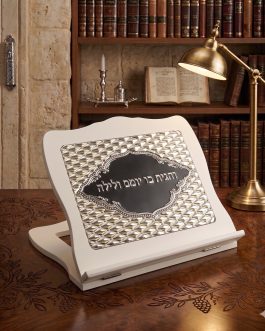 סטנדר עץ לבן מוכסף