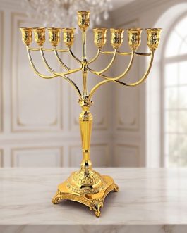 חנוכיה מוזהבת 46סמ