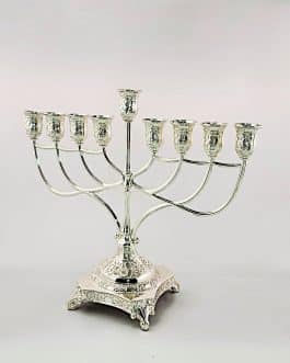 חנוכיה מוכספת 31סמ